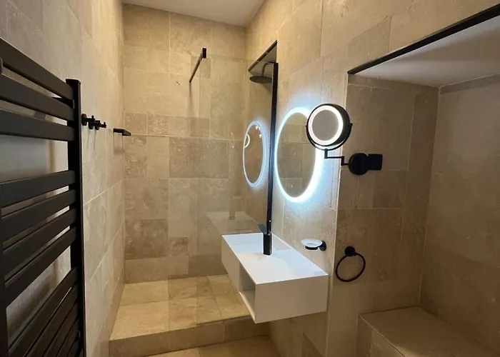 Апартаменты Au Centre Calme